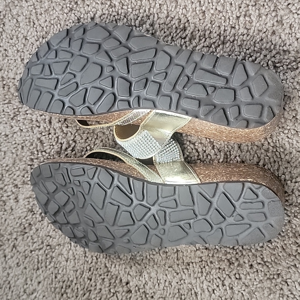 Spring Steps Sparkly Gold And Silver Sandals Size… - image 4